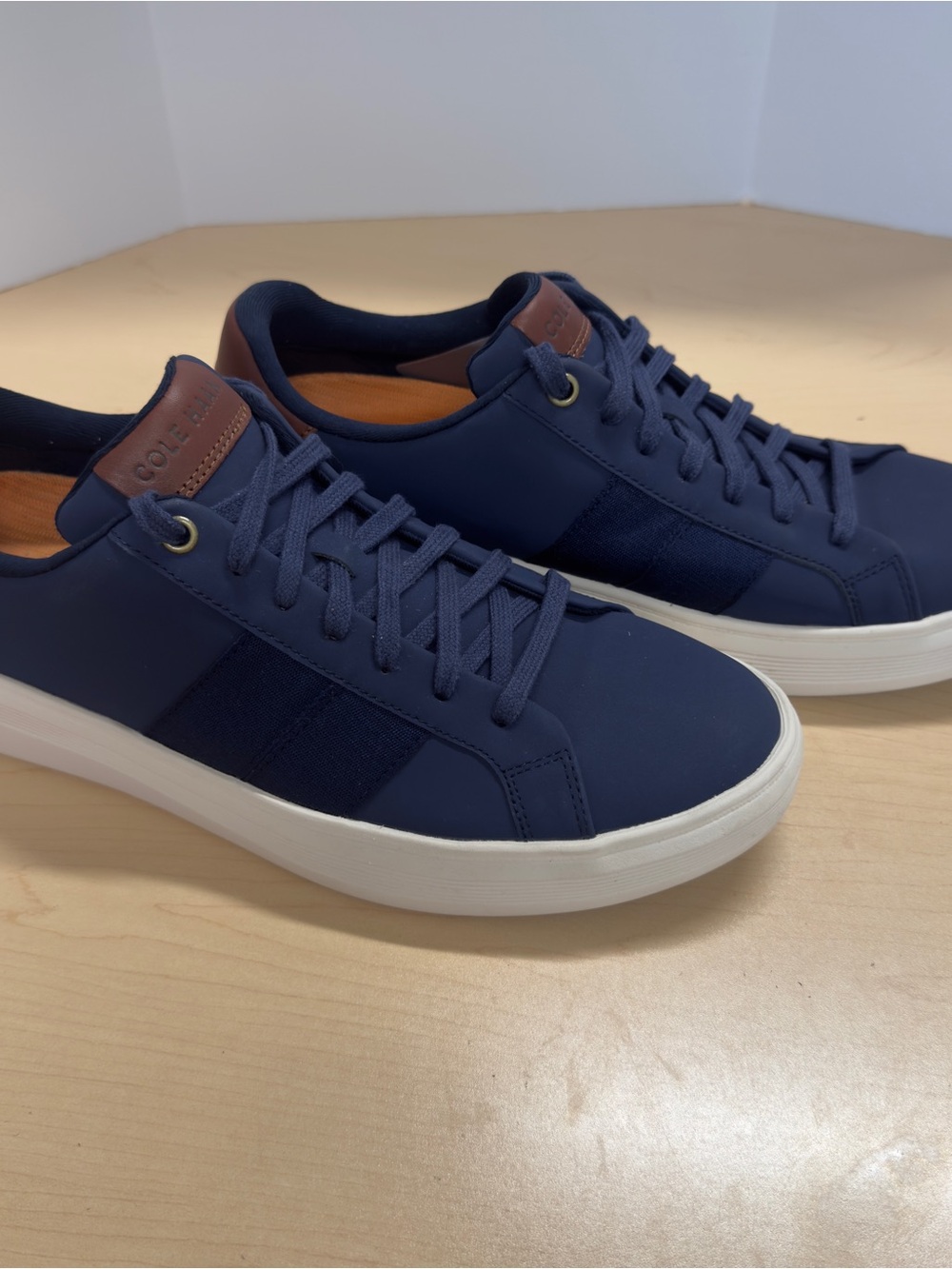 Cole Haan Men's Grand 360
Crosscourt Premier Sneaker Size 10.5 - Picture 2 of 16